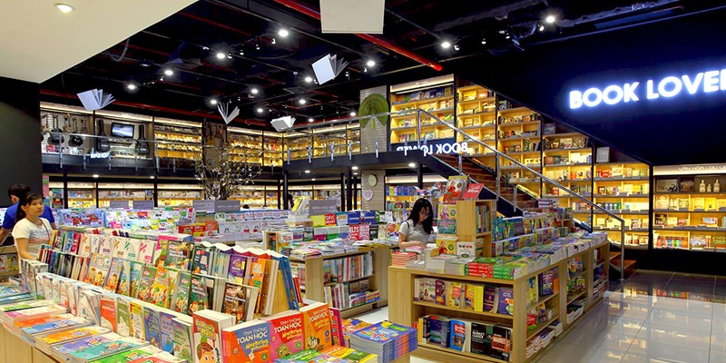 nhà sách gần Lotte Center và Capital Place